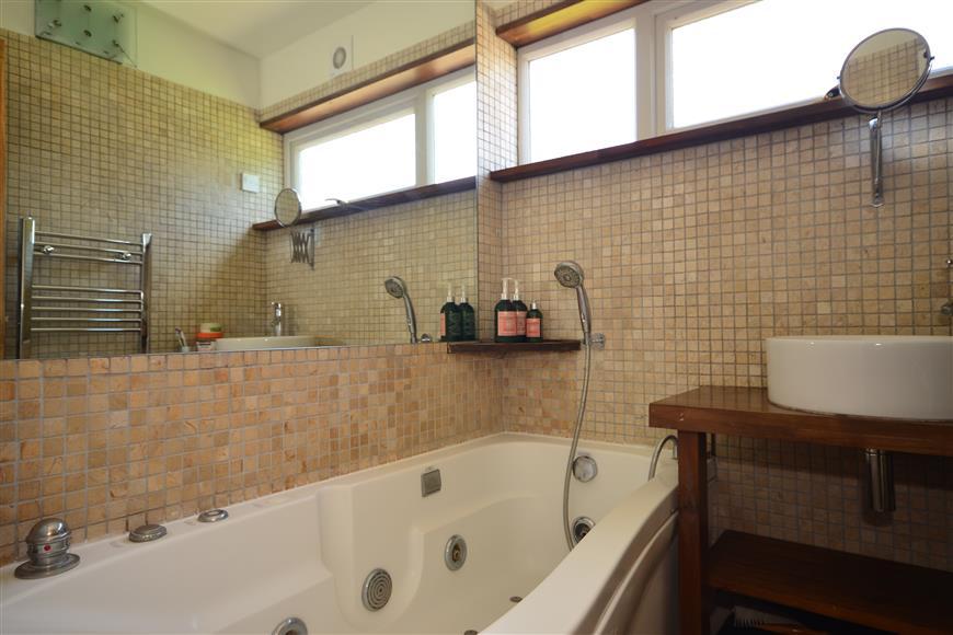 bathroom2